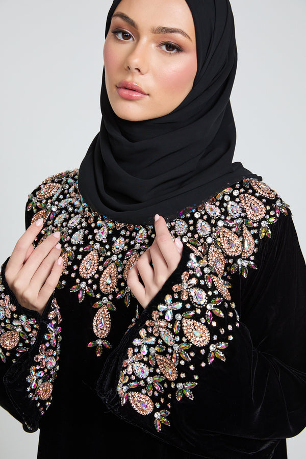 عباية مفتوحة مزينة بأوراق شجر الورد الفاخرة - أسود