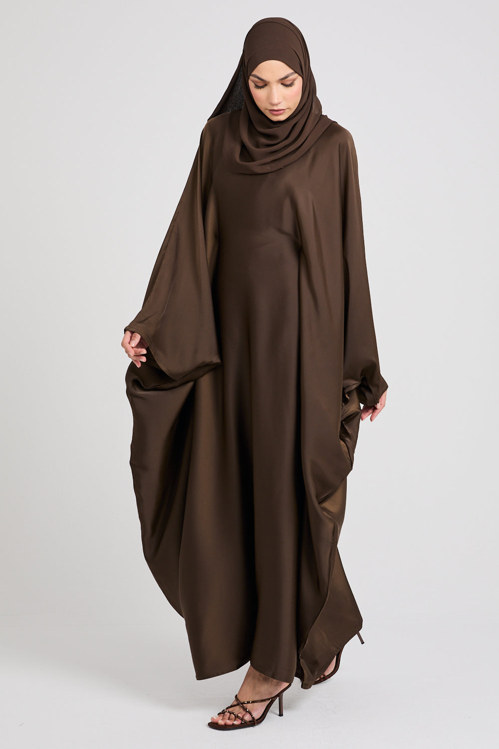 Premium Closed Butterfly Abaya with Inner Belt - Desert Palm