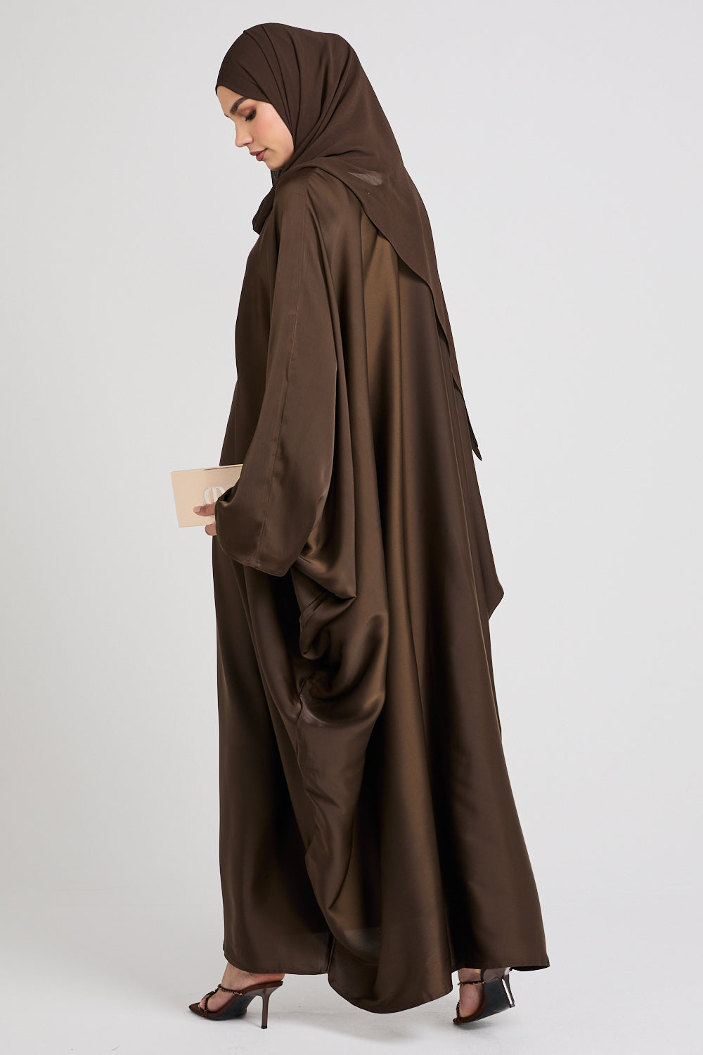 Premium Closed Butterfly Abaya with Inner Belt - Desert Palm